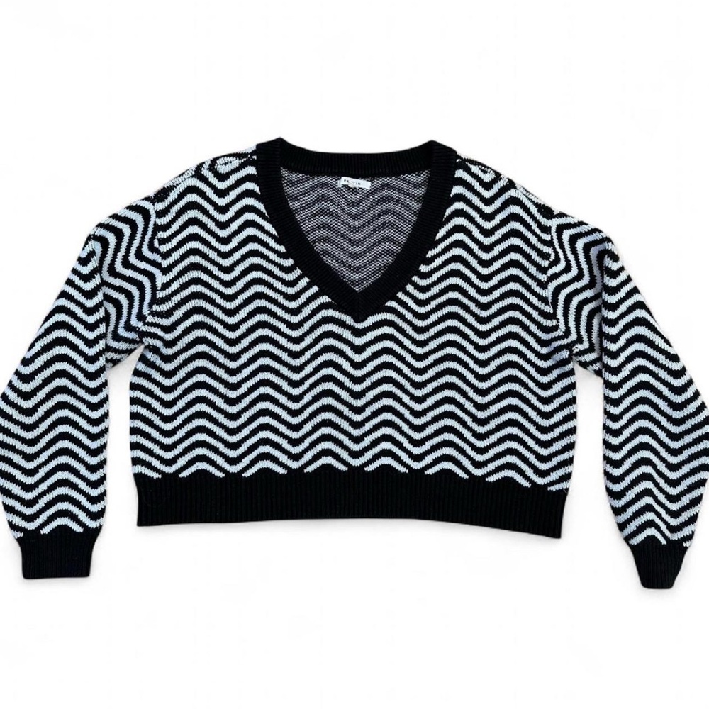 PacSun Women’s Black & White Chevron Goth Punk Alt Fashion Sweater  - Large